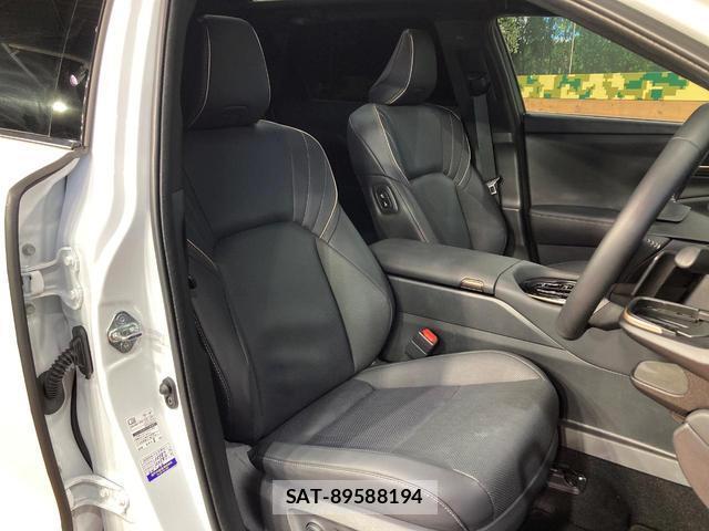 Toyota CROWN ESTATE 2025-09 8277638-7