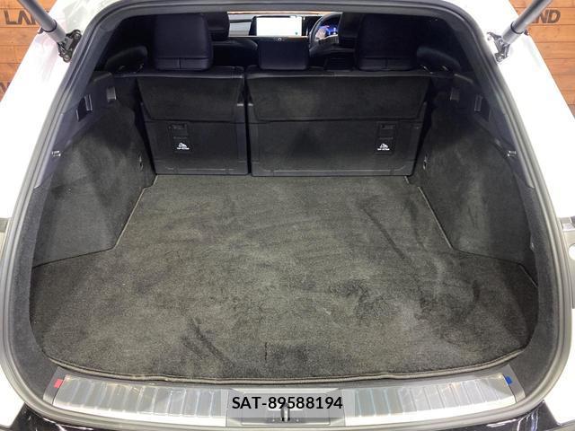 Toyota CROWN ESTATE 2025-09 8277638-9