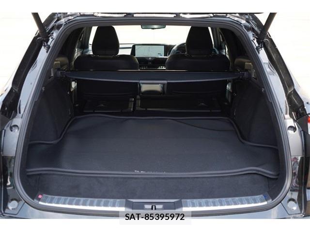 Toyota CROWN ESTATE 2025-09 8278113-19