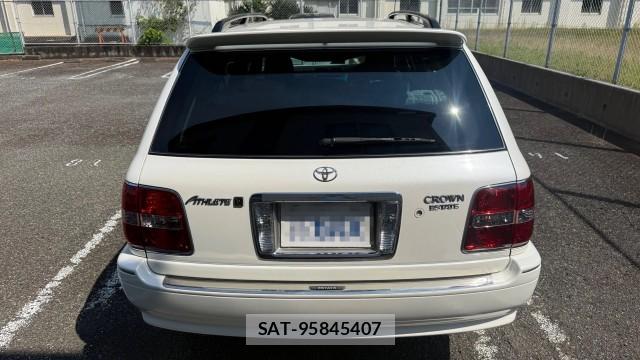 Toyota CROWN ESTATE 2002-06 8281832-1