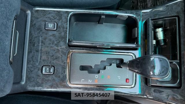 Toyota CROWN ESTATE 2002-06 8281832-13
