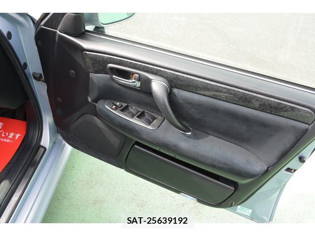 Toyota CROWN ESTATE 2005-08 8283237-5