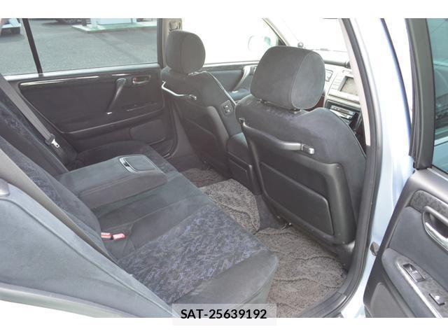 Toyota CROWN ESTATE 2005-08 8283237-6
