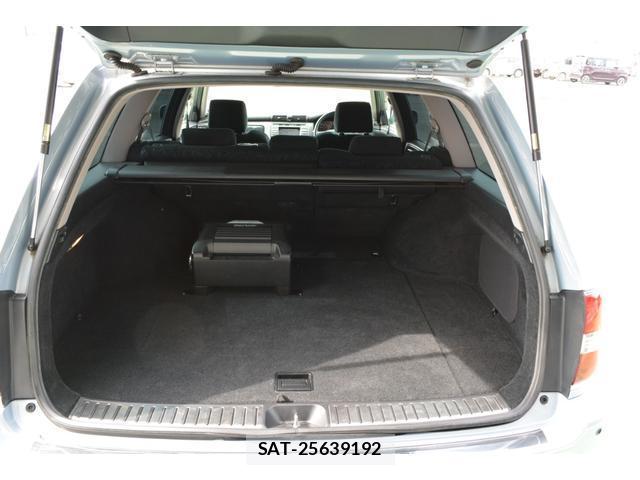 Toyota CROWN ESTATE 2005-08 8283237-7