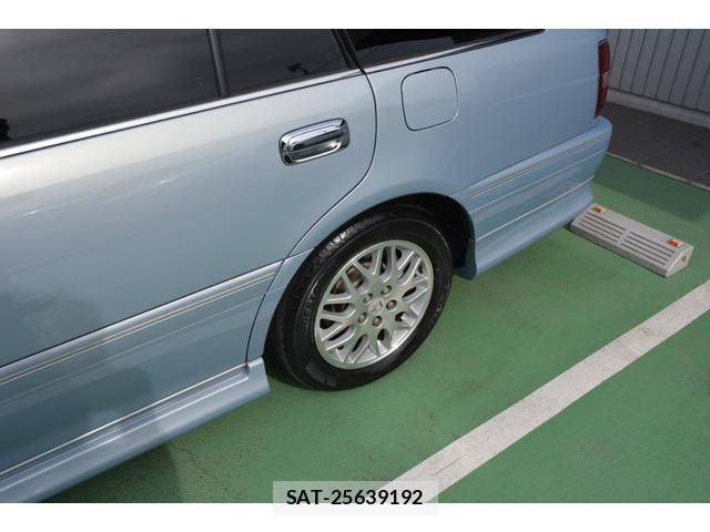 Toyota CROWN ESTATE 2005-08 8283237-8