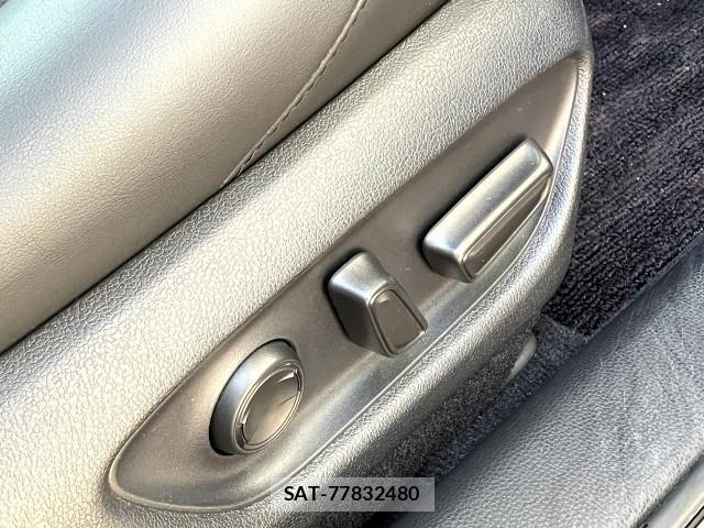 Toyota CROWN HYBRID 2021-06 8277211-14