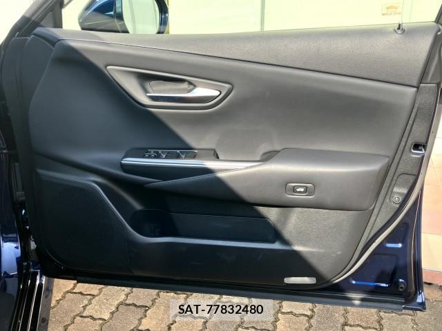 Toyota CROWN HYBRID 2021-06 8277211-15