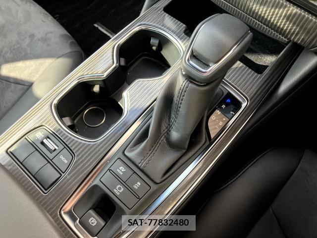 Toyota CROWN HYBRID 2021-06 8277211-17