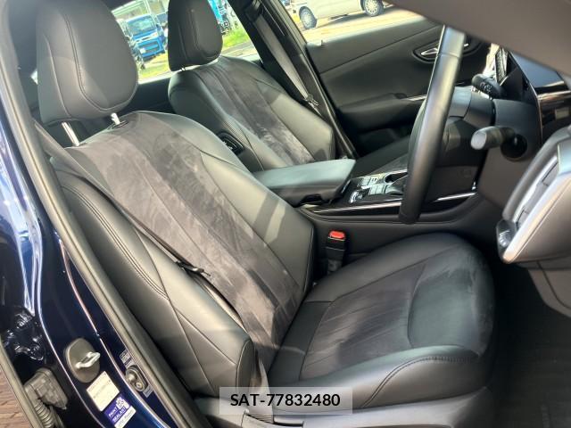 Toyota CROWN HYBRID 2021-06 8277211-18