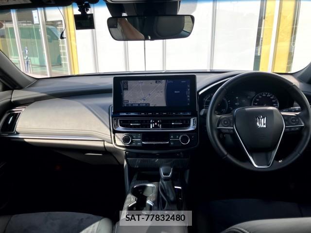 Toyota CROWN HYBRID 2021-06 8277211-3