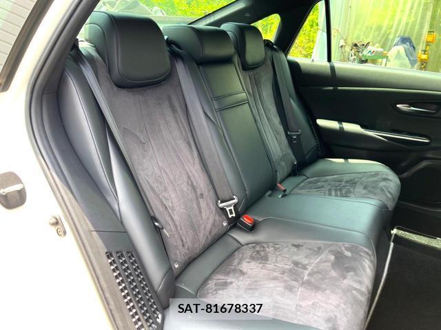 Toyota CROWN HYBRID 2020-01 8277245-7