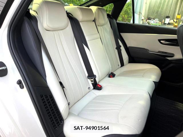 Toyota CROWN HYBRID 2019-09 8277248-11