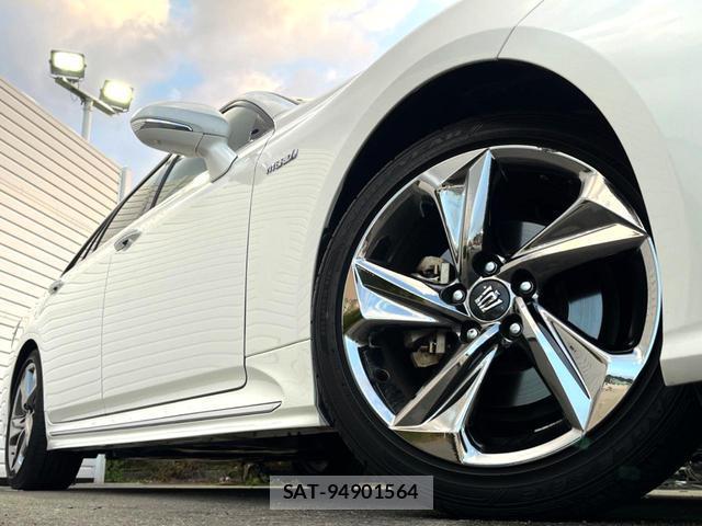 Toyota CROWN HYBRID 2019-09 8277248-16