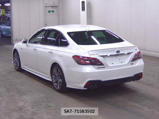 Toyota CROWN HYBRID 2021-12 8277440-1