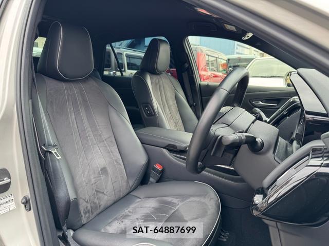 Toyota CROWN HYBRID 2020-04 8277718-16