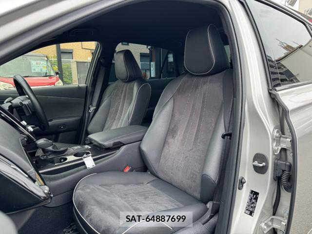 Toyota CROWN HYBRID 2020-04 8277718-17