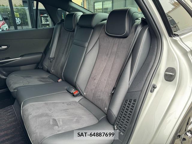 Toyota CROWN HYBRID 2020-04 8277718-19