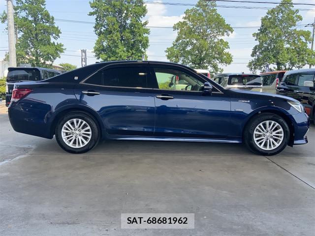 Toyota CROWN HYBRID 2015-12 8277825-3