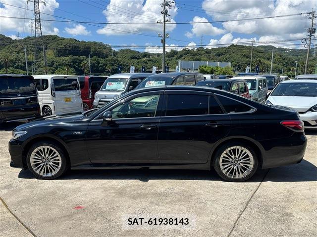 Toyota CROWN HYBRID 2019-06 8278116-11