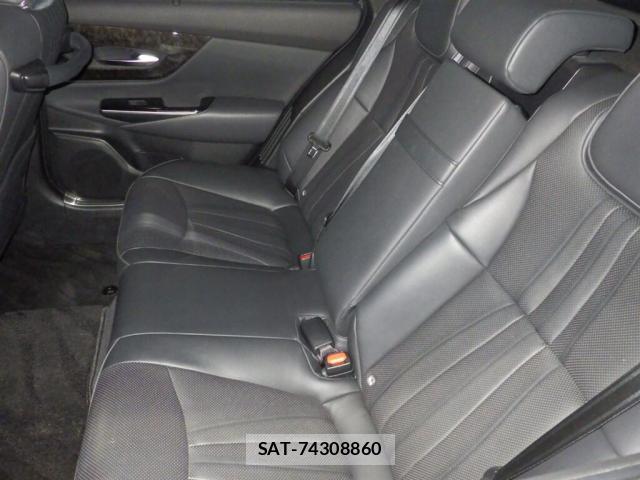 Toyota CROWN HYBRID 2018-10 8278896-5