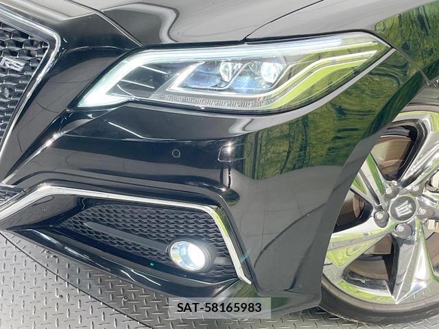 Toyota CROWN HYBRID 2019-04 8279980-11