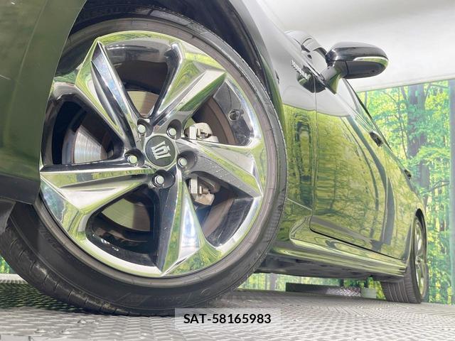 Toyota CROWN HYBRID 2019-04 8279980-12
