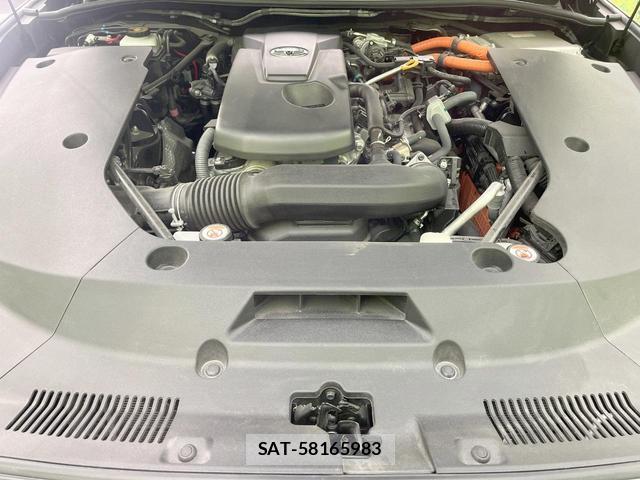 Toyota CROWN HYBRID 2019-04 8279980-17