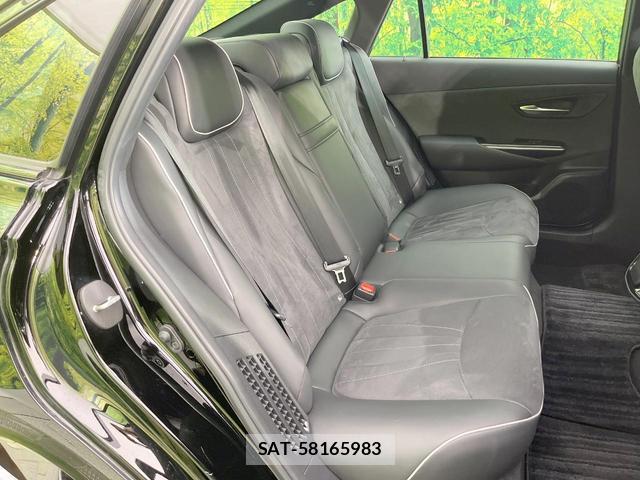 Toyota CROWN HYBRID 2019-04 8279980-8