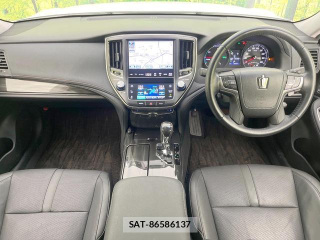 Toyota CROWN HYBRID 2013-09 8279981-1