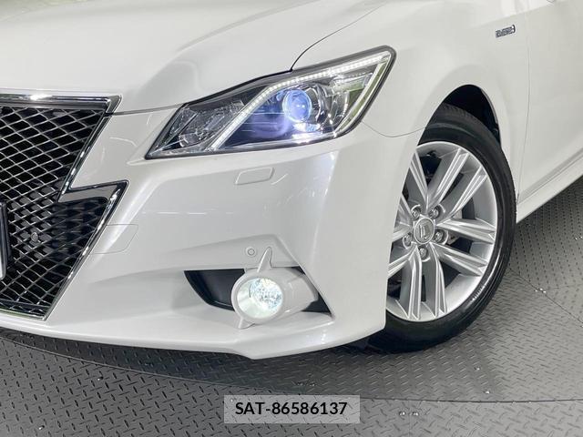 Toyota CROWN HYBRID 2013-09 8279981-11