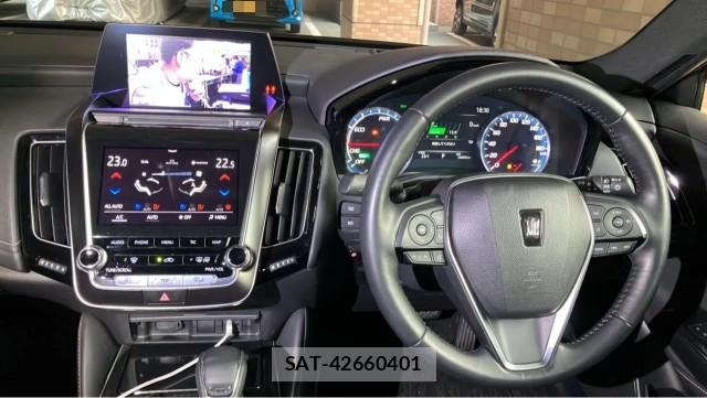 Toyota CROWN HYBRID 2018-09 8280573-16