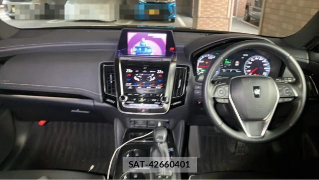 Toyota CROWN HYBRID 2018-09 8280573-2