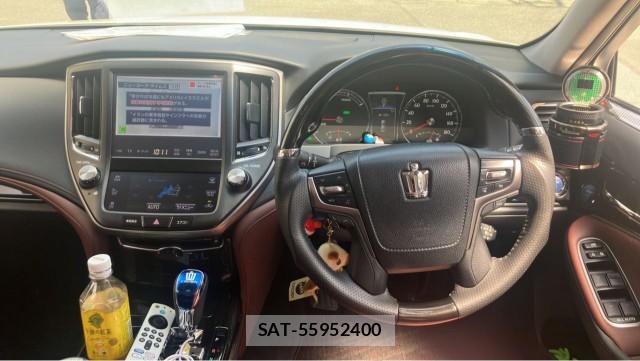 Toyota CROWN HYBRID 2016-09 8280642-16