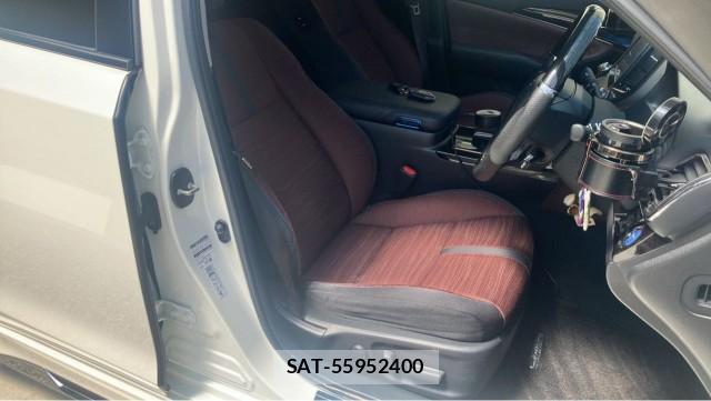 Toyota CROWN HYBRID 2016-09 8280642-5