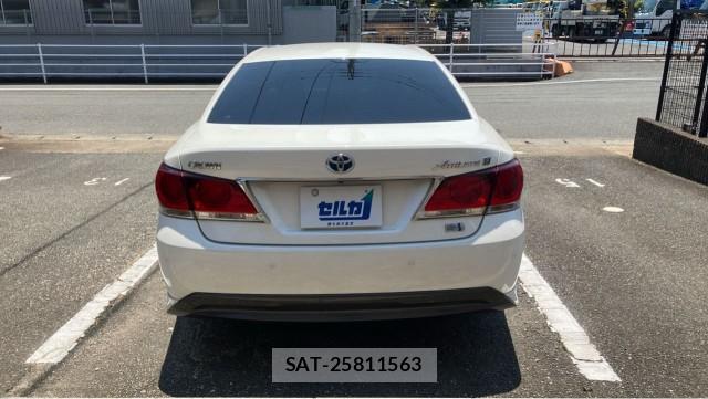 Toyota CROWN HYBRID 2013-09 8280938-1