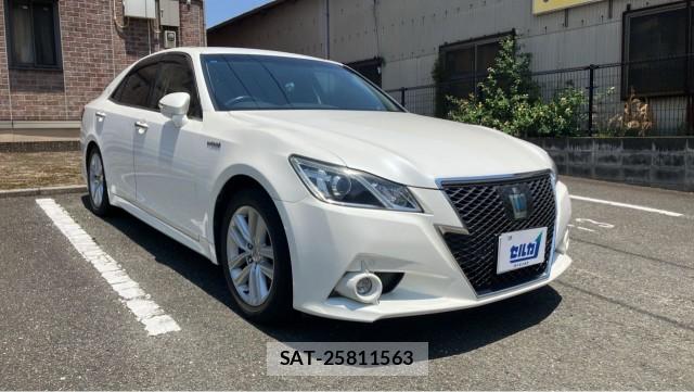 Toyota CROWN HYBRID 2013-09 8280938-11