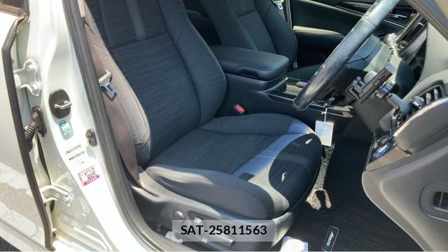 Toyota CROWN HYBRID 2013-09 8280938-5