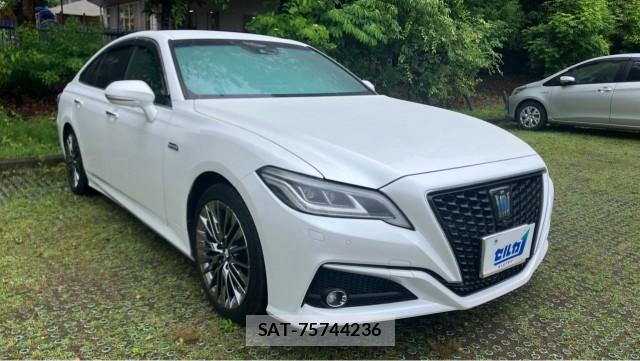 Toyota CROWN HYBRID 2021-03 8281073-0