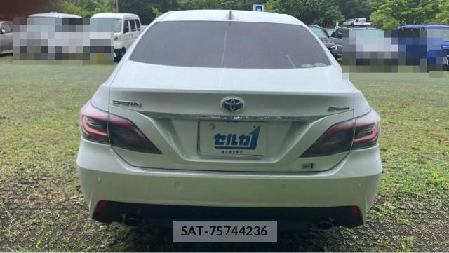 Toyota CROWN HYBRID 2021-03 8281073-1