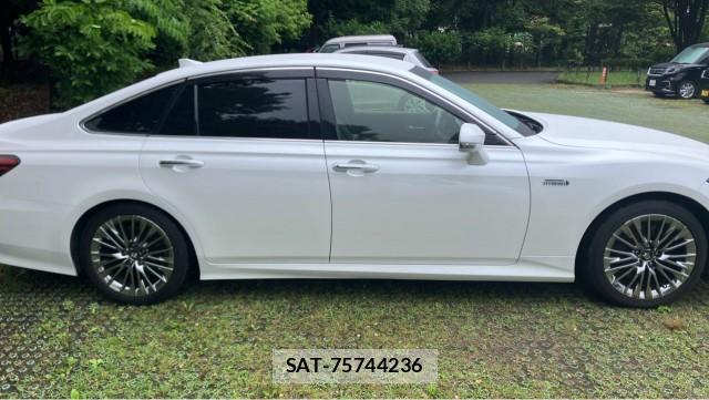 Toyota CROWN HYBRID 2021-03 8281073-10
