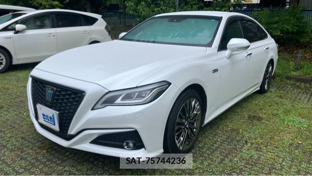 Toyota CROWN HYBRID 2021-03 8281073-11