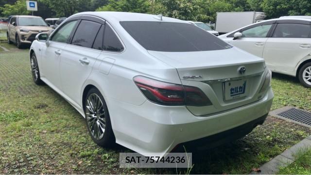 Toyota CROWN HYBRID 2021-03 8281073-12