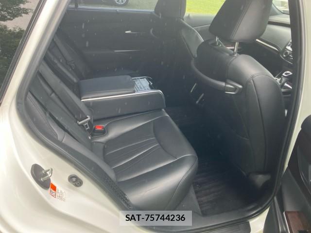 Toyota CROWN HYBRID 2021-03 8281073-6