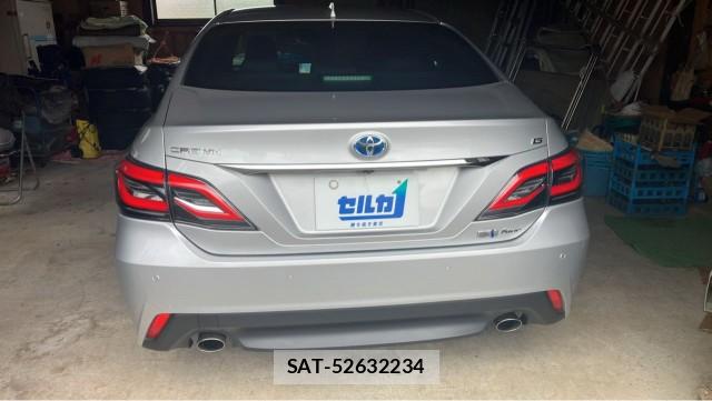 Toyota CROWN HYBRID 2018-11 8281368-1