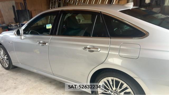 Toyota CROWN HYBRID 2018-11 8281368-10