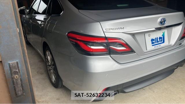Toyota CROWN HYBRID 2018-11 8281368-13