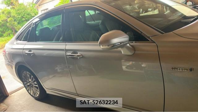 Toyota CROWN HYBRID 2018-11 8281368-3