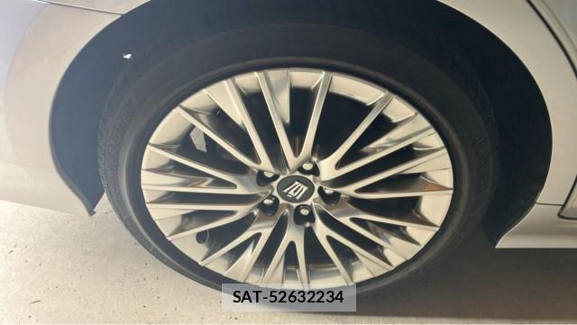 Toyota CROWN HYBRID 2018-11 8281368-8