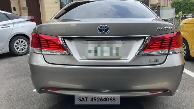 Toyota CROWN HYBRID 2013-04 8281639-1