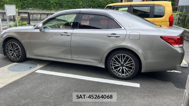 Toyota CROWN HYBRID 2013-04 8281639-10